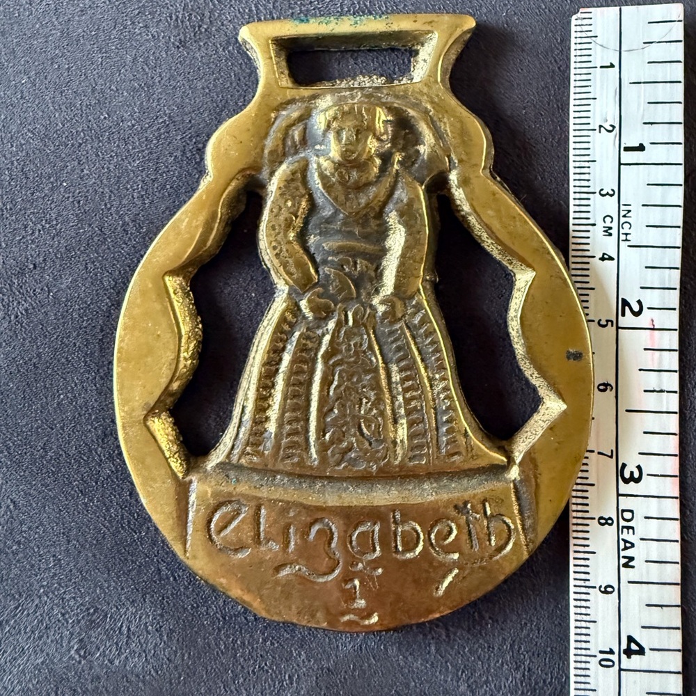 Vintage Brass Horse Brass with Elizabeth Design